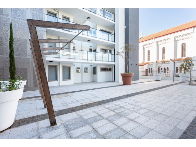 2/15 Leonard Street, Victoria Park WA 6100