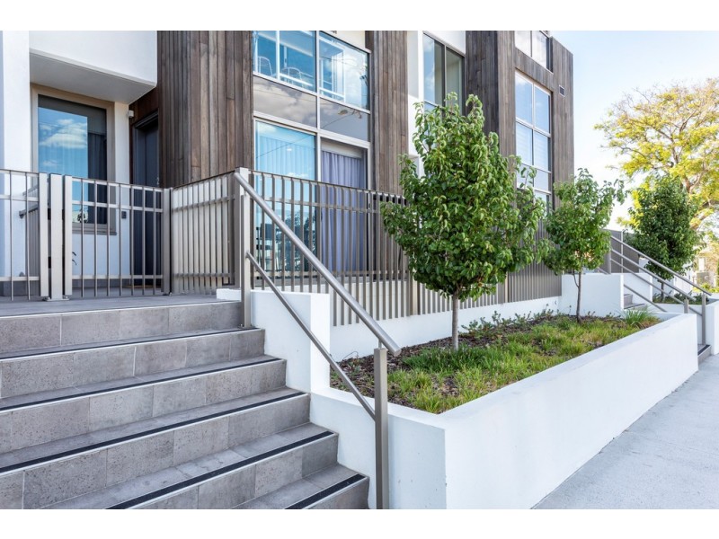 2/15 Leonard Street, Victoria Park WA 6100