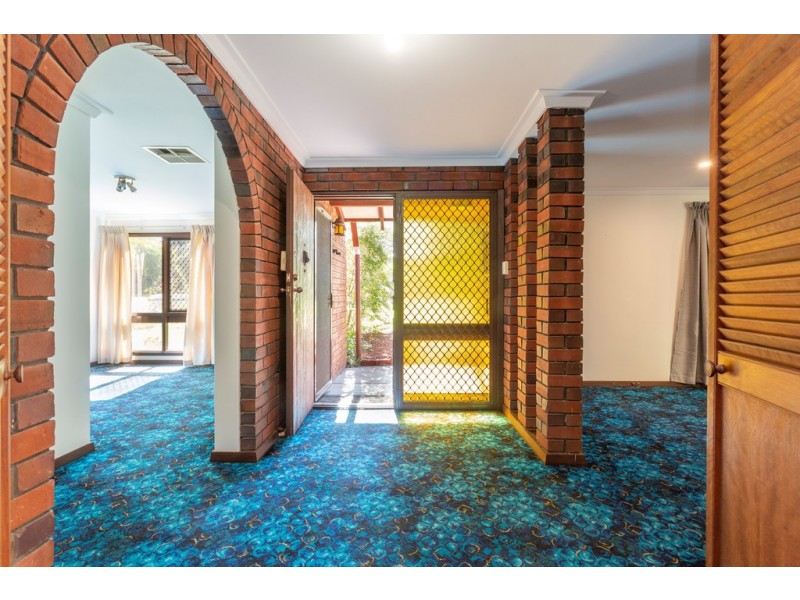 20 Regency Drive, Thornlie WA 6108