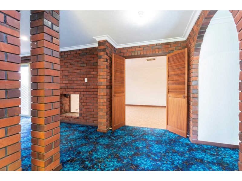 20 Regency Drive, Thornlie WA 6108