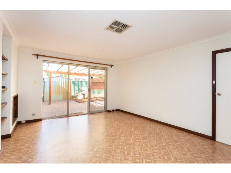 20 Regency Drive, Thornlie WA 6108