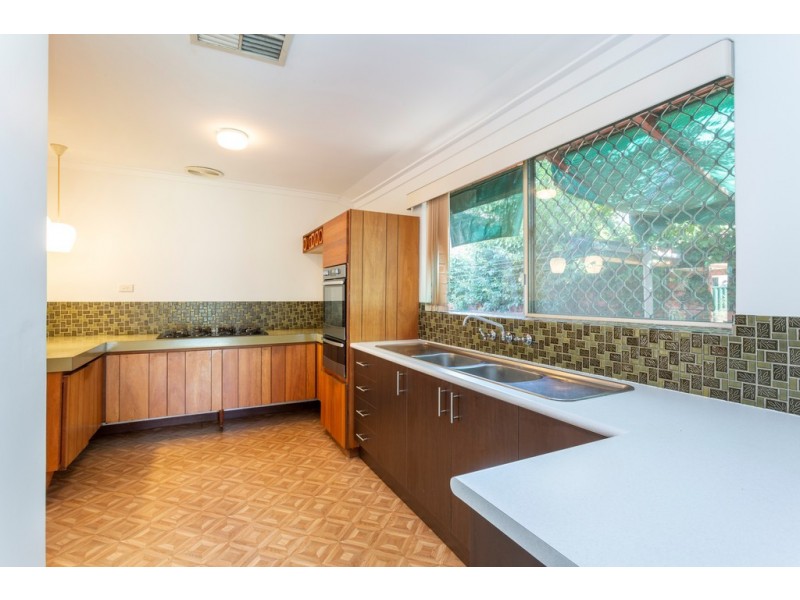 20 Regency Drive, Thornlie WA 6108