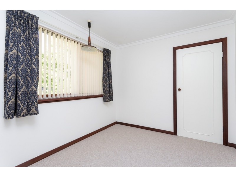 20 Regency Drive, Thornlie WA 6108