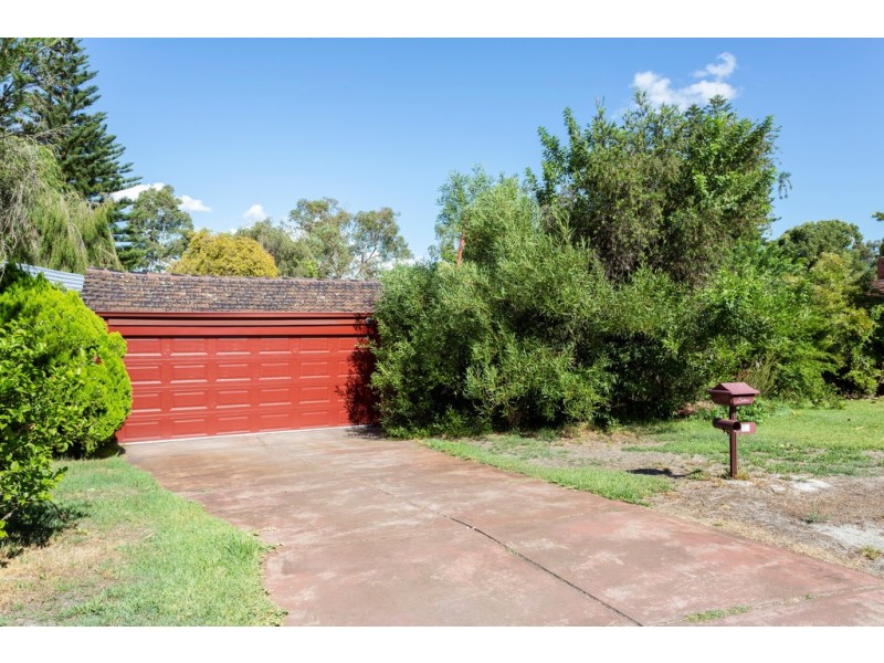 20 Regency Drive, Thornlie WA 6108