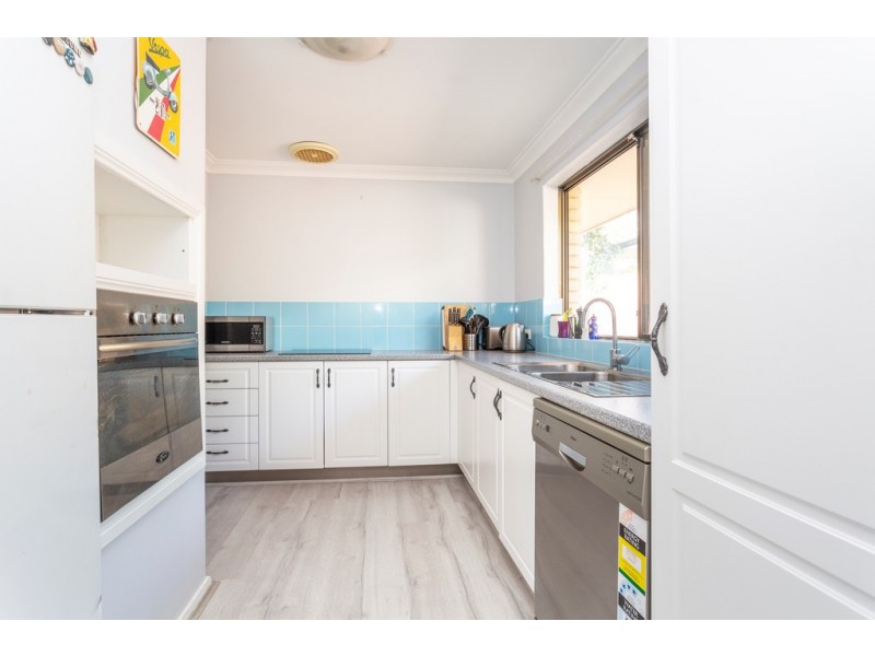 8/29 Chetwynd Way, Booragoon WA 6154