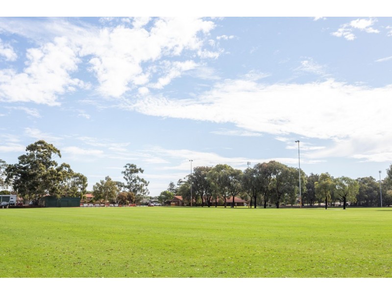 8/29 Chetwynd Way, Booragoon WA 6154