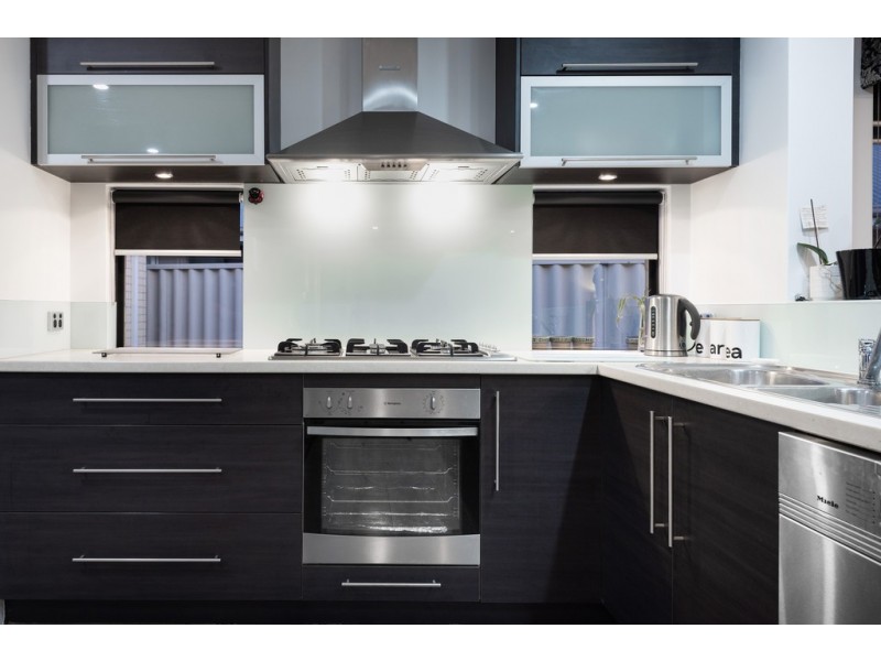 15 Halcyon Way, Atwell WA 6164