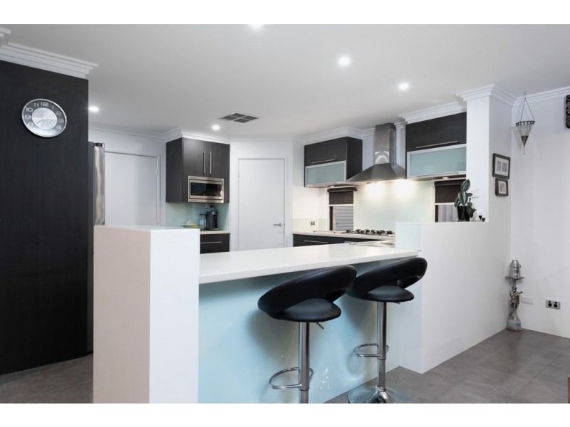 15 Halcyon Way, Atwell WA 6164