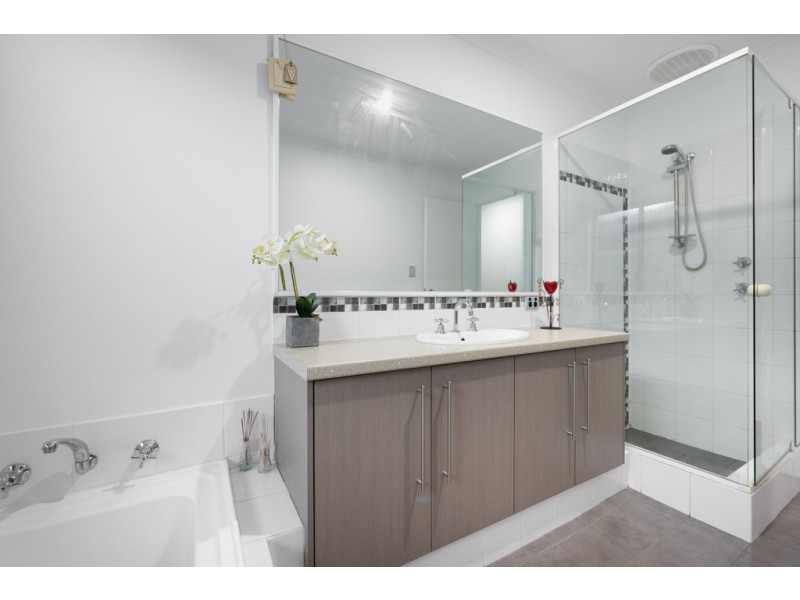 15 Halcyon Way, Atwell WA 6164