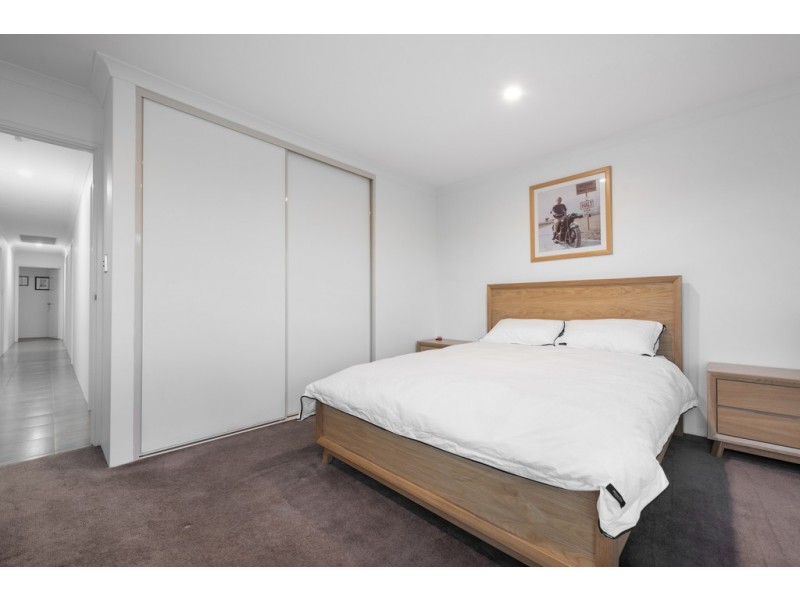 15 Halcyon Way, Atwell WA 6164