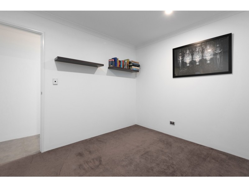 15 Halcyon Way, Atwell WA 6164