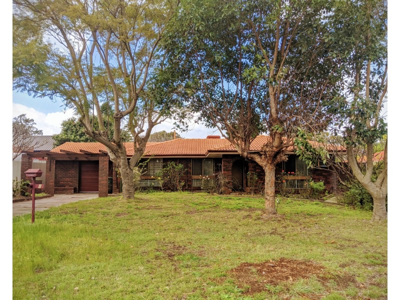 4 Passiflora Drive, Forrestfield WA 6058