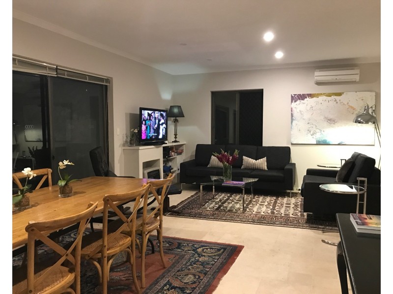 1/2 Melvista Avenue, Claremont WA 6010