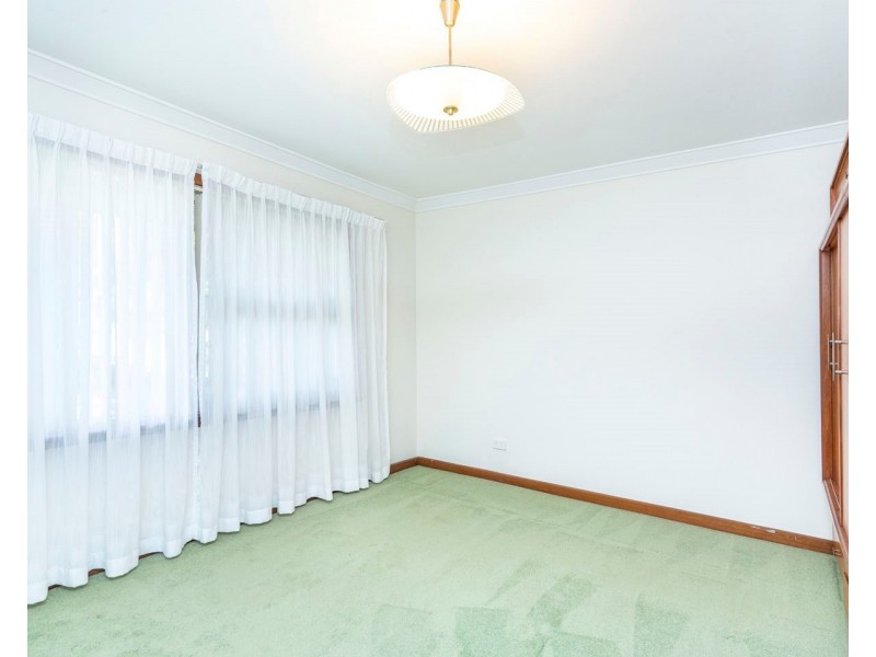 27 Wyndham Street, St James WA 6102