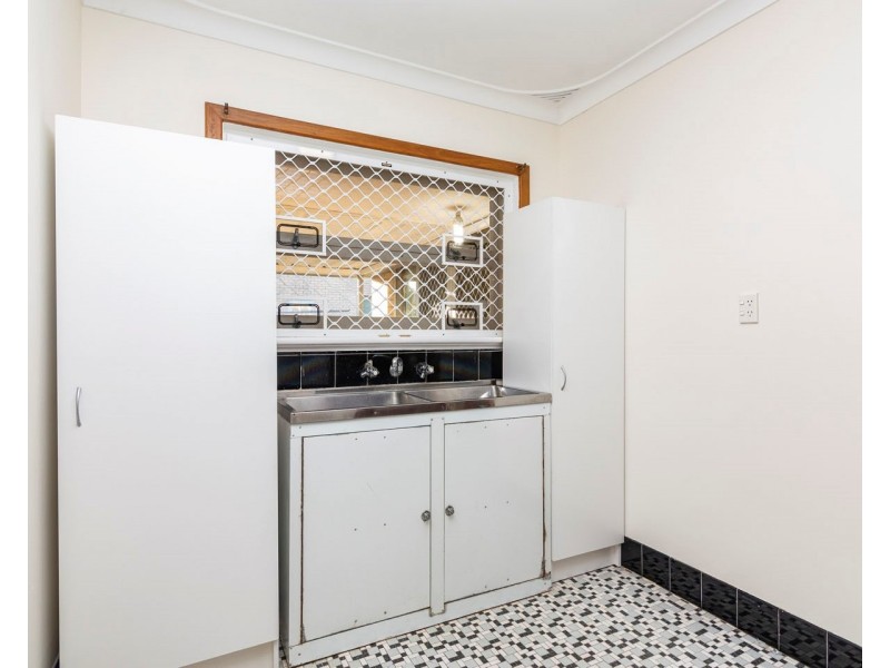 27 Wyndham Street, St James WA 6102