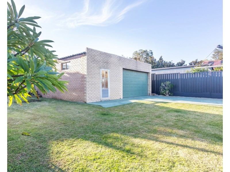 27 Wyndham Street, St James WA 6102