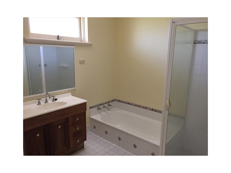 1 Greenside Street, Dianella WA 6059