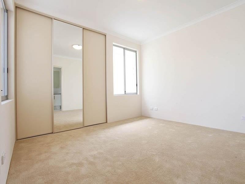 3/15 Doust Street, Cannington WA 6107