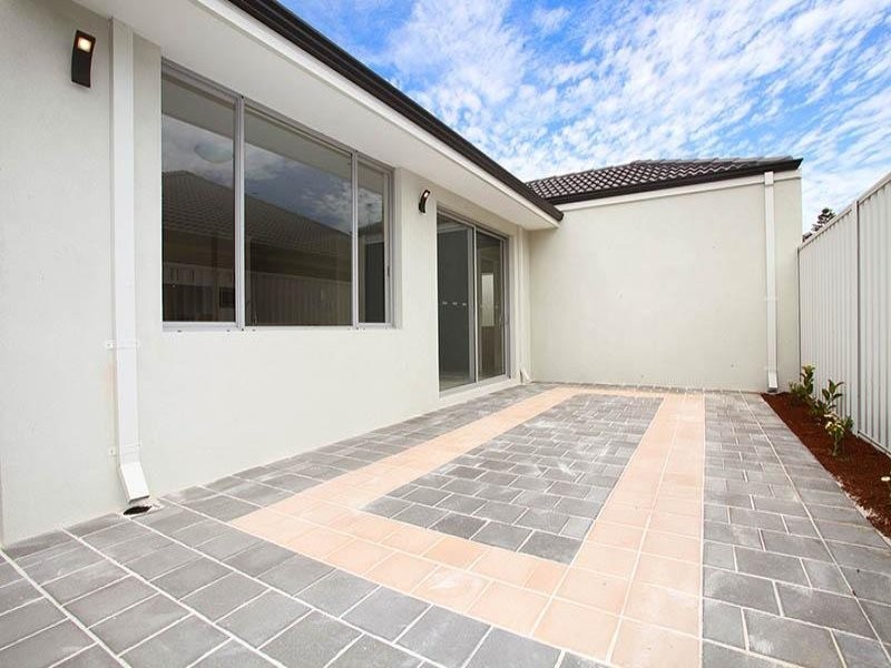 3/15 Doust Street, Cannington WA 6107