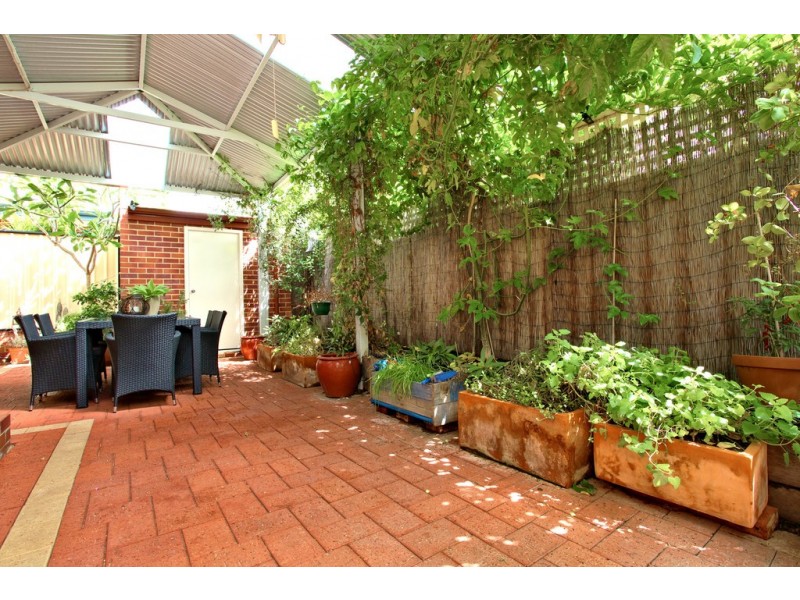 13 Sunbury Road, Victoria Park WA 6100