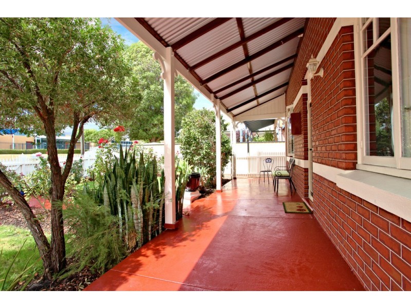 13 Sunbury Road, Victoria Park WA 6100