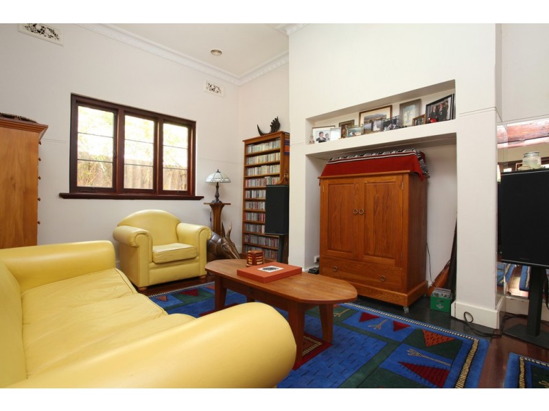 28 Fourth Avenue, Kensington WA 6151