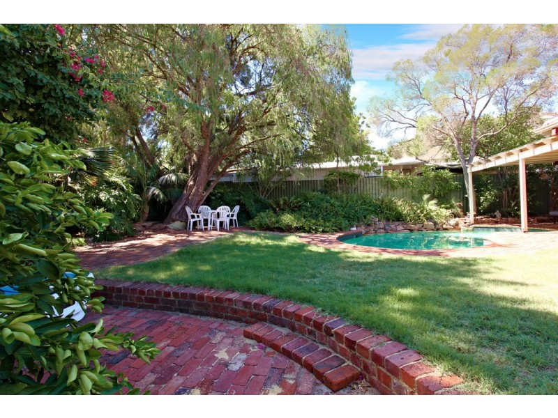 28 Fourth Avenue, Kensington WA 6151