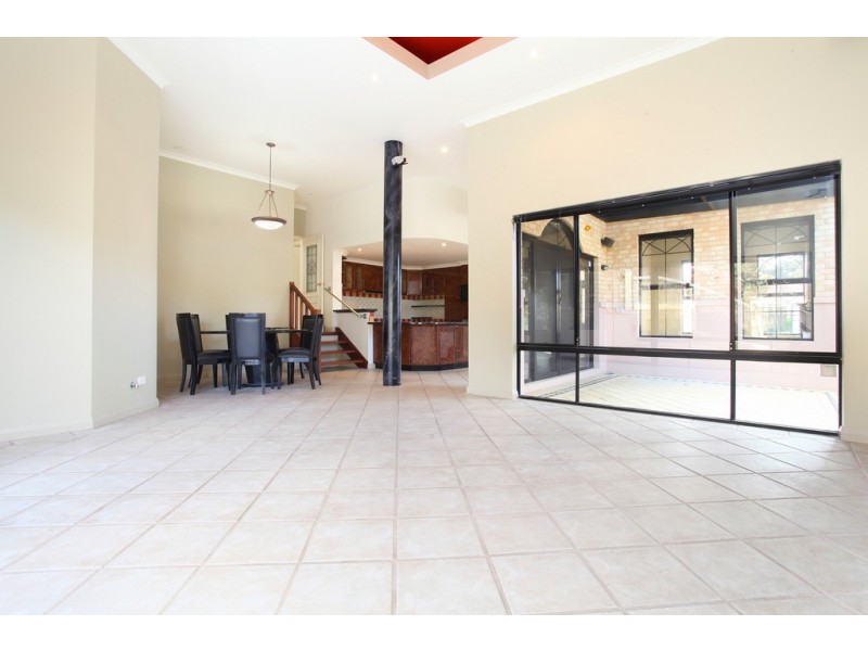 14 Mofflyn Circle, East Victoria Park WA 6101