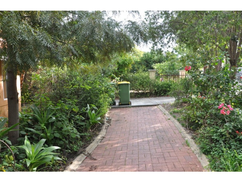 109 Lansdowne Road, Kensington WA 6151