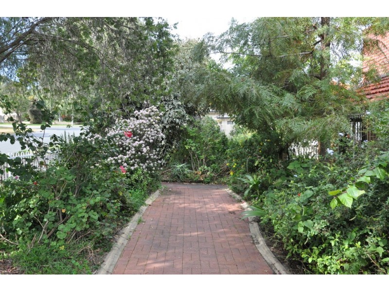 109 Lansdowne Road, Kensington WA 6151