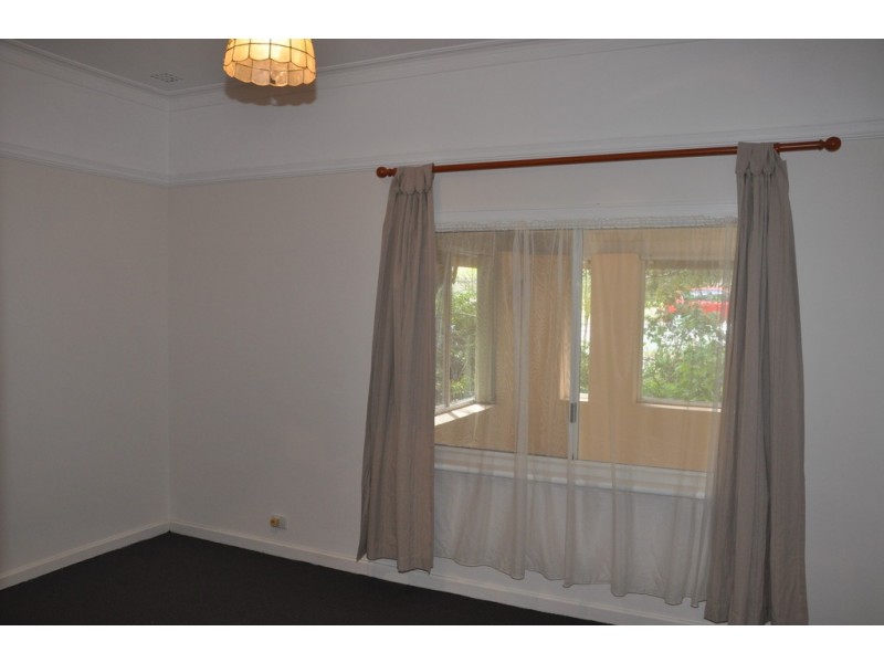 109 Lansdowne Road, Kensington WA 6151