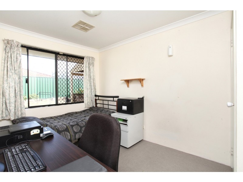 52 Monash Circle, Marangaroo WA 6064