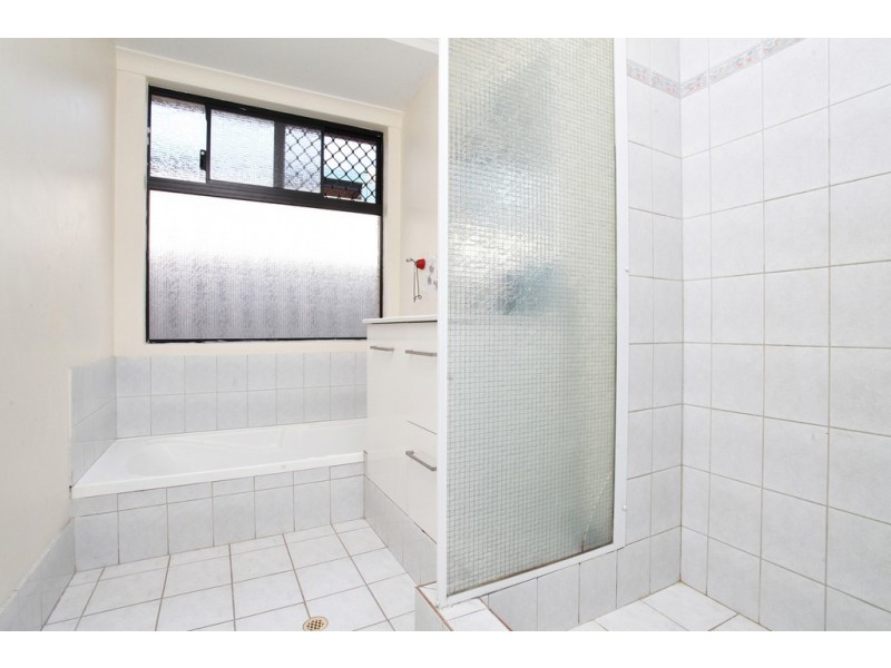 52 Monash Circle, Marangaroo WA 6064