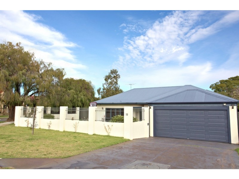 19 Gladstone Street, St James WA 6102