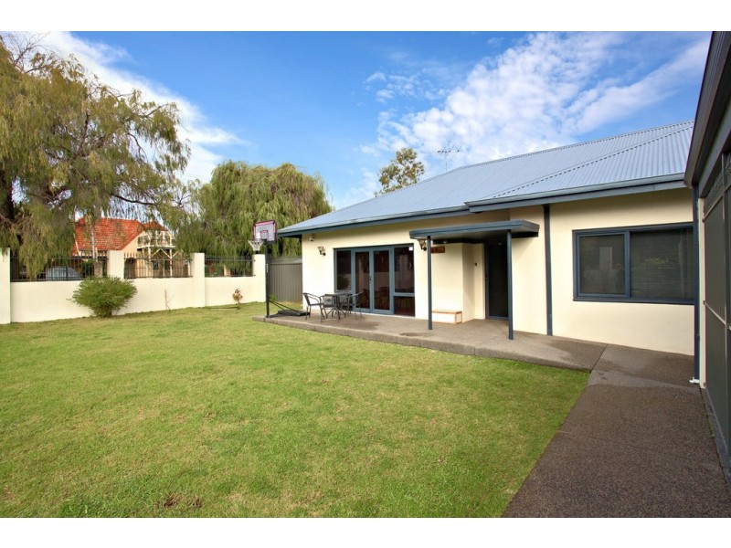 19 Gladstone Street, St James WA 6102