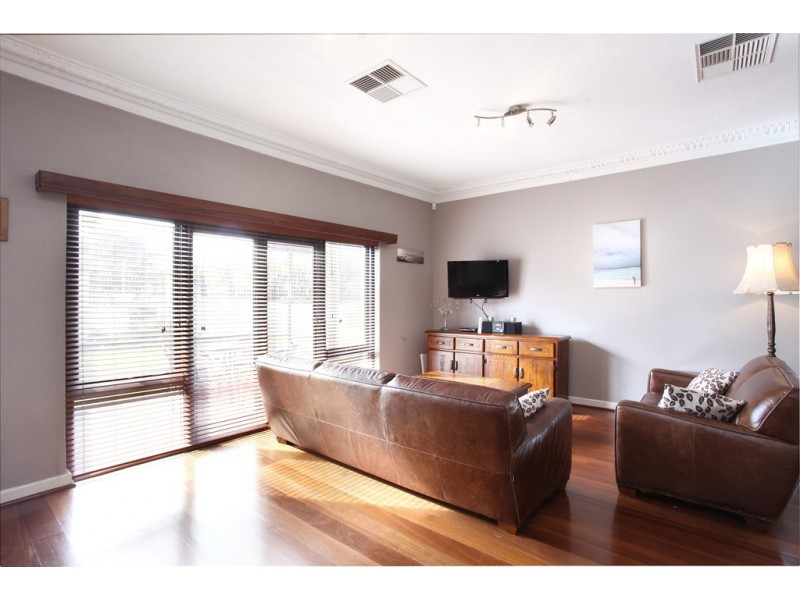 19 Gladstone Street, St James WA 6102