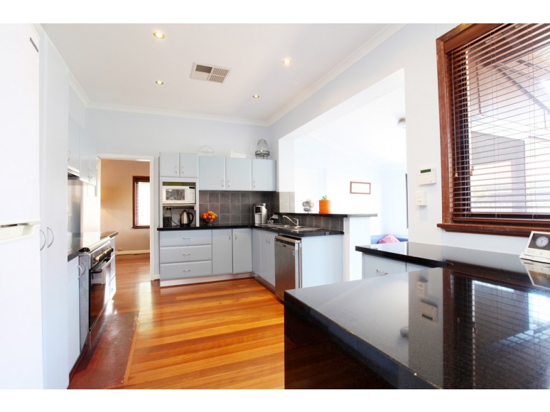 19 Gladstone Street, St James WA 6102