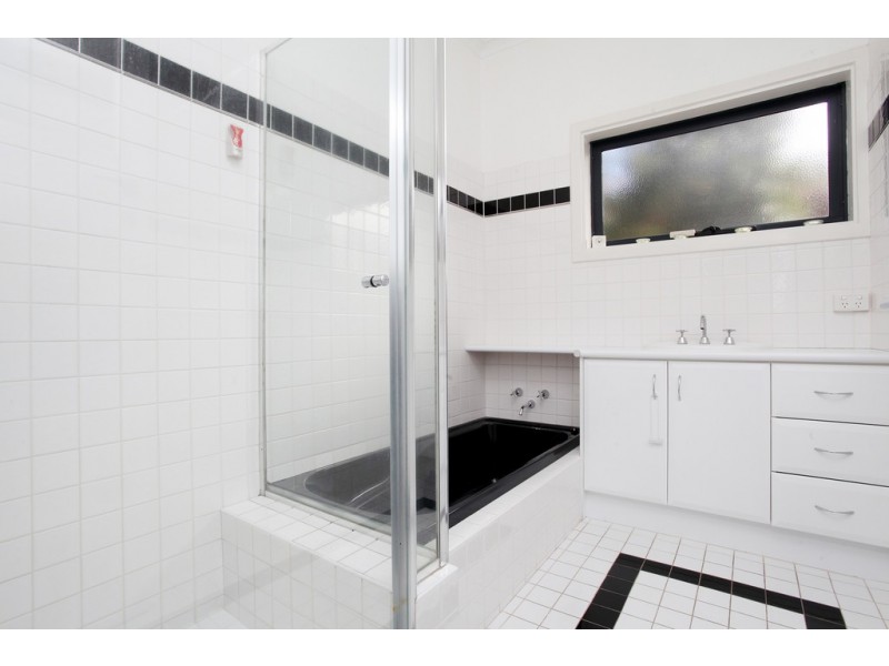 19 Gladstone Street, St James WA 6102