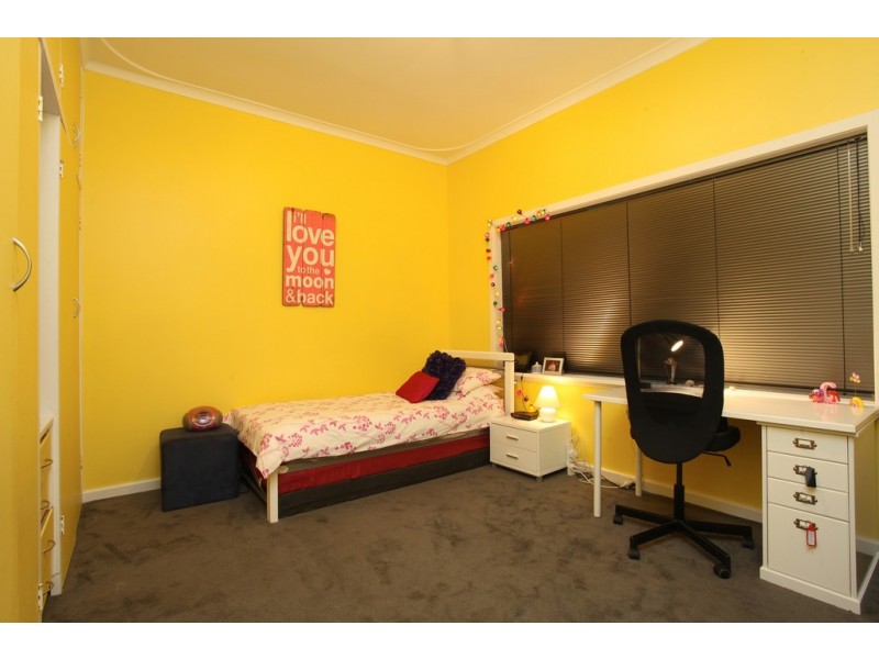 19 Gladstone Street, St James WA 6102