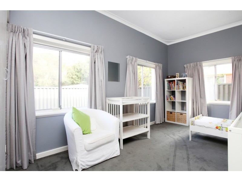 19 Gladstone Street, St James WA 6102