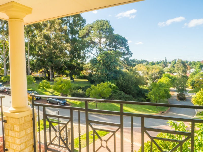 33 Mofflyn Circle, East Victoria Park WA 6101