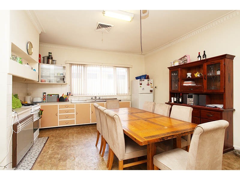 22 Salisbury Street, St James WA 6102