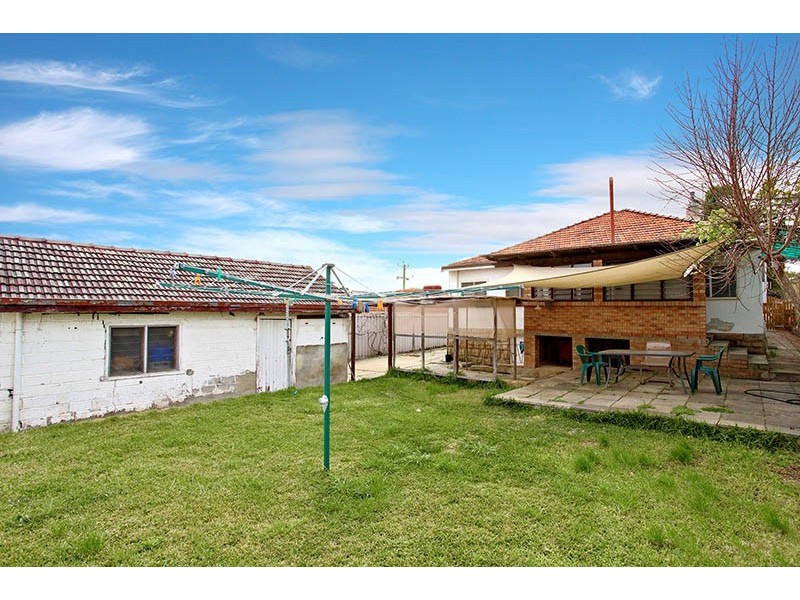 22 Salisbury Street, St James WA 6102