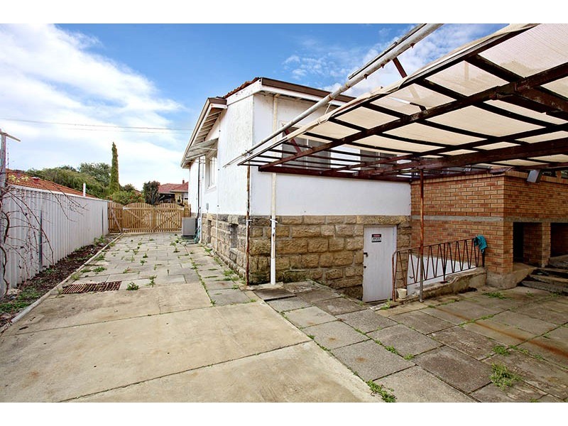 22 Salisbury Street, St James WA 6102