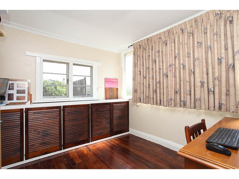 1 Salisbury Street, St James WA 6102