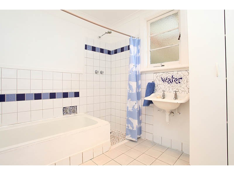 1 Salisbury Street, St James WA 6102