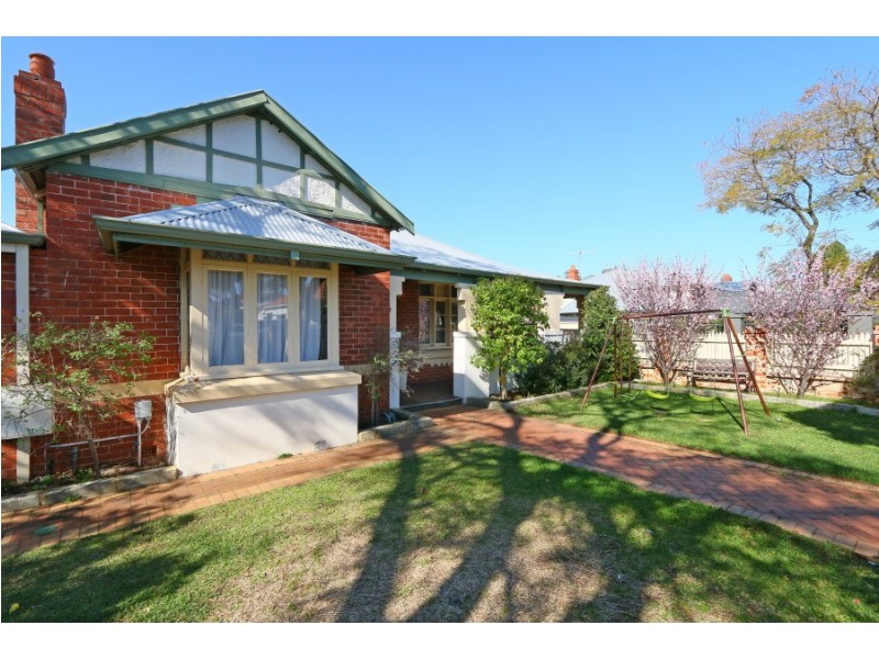 4 Merton Street, Victoria Park WA 6100