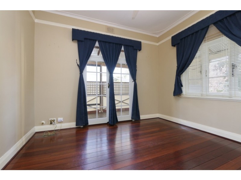 4 Merton Street, Victoria Park WA 6100