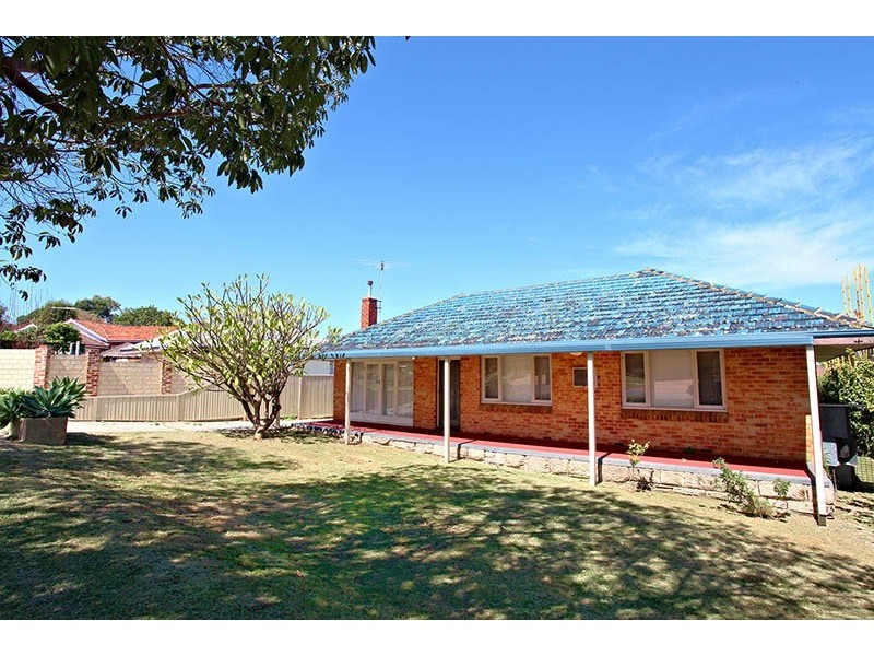 28 Leichardt Street, St James WA 6102