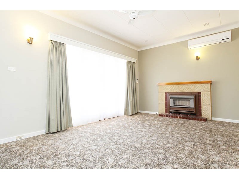 28 Leichardt Street, St James WA 6102